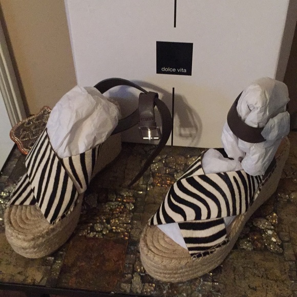 Dolce Vita Carsie Wedge Sandal 7.5 Zebra - Picture 5 of 7